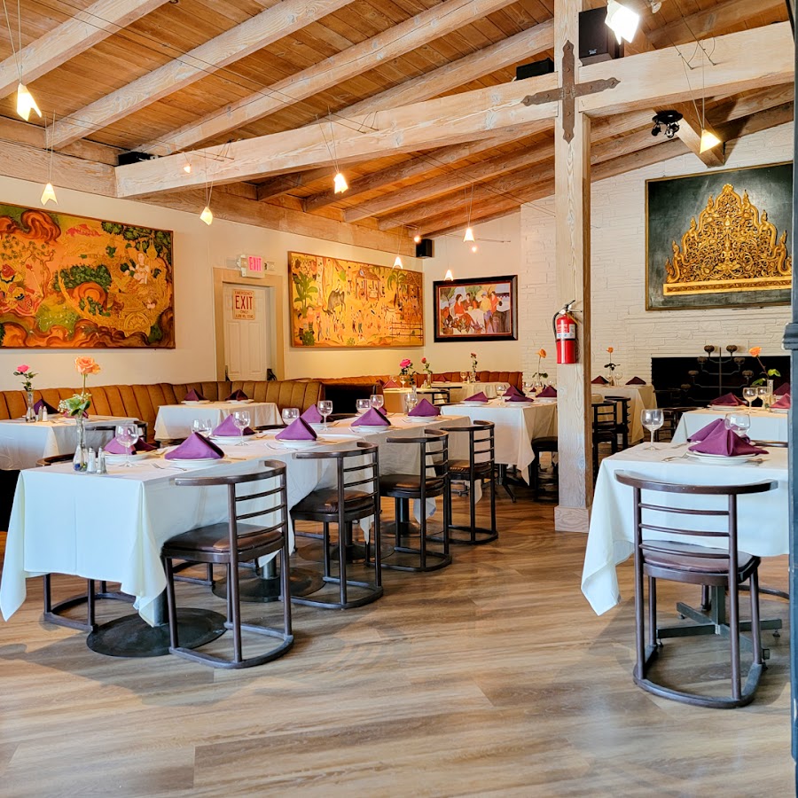 The main dining room of Zabb Thai Restaurant in Orange County 